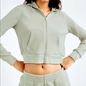 ⚡️🎄ARITZIA MINT GREEN WAFFLE ZIP HOODIE! NWOT!!